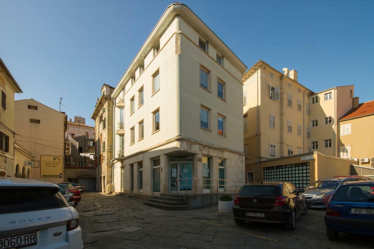 Studio Apartman Ela Pula Exterior photo